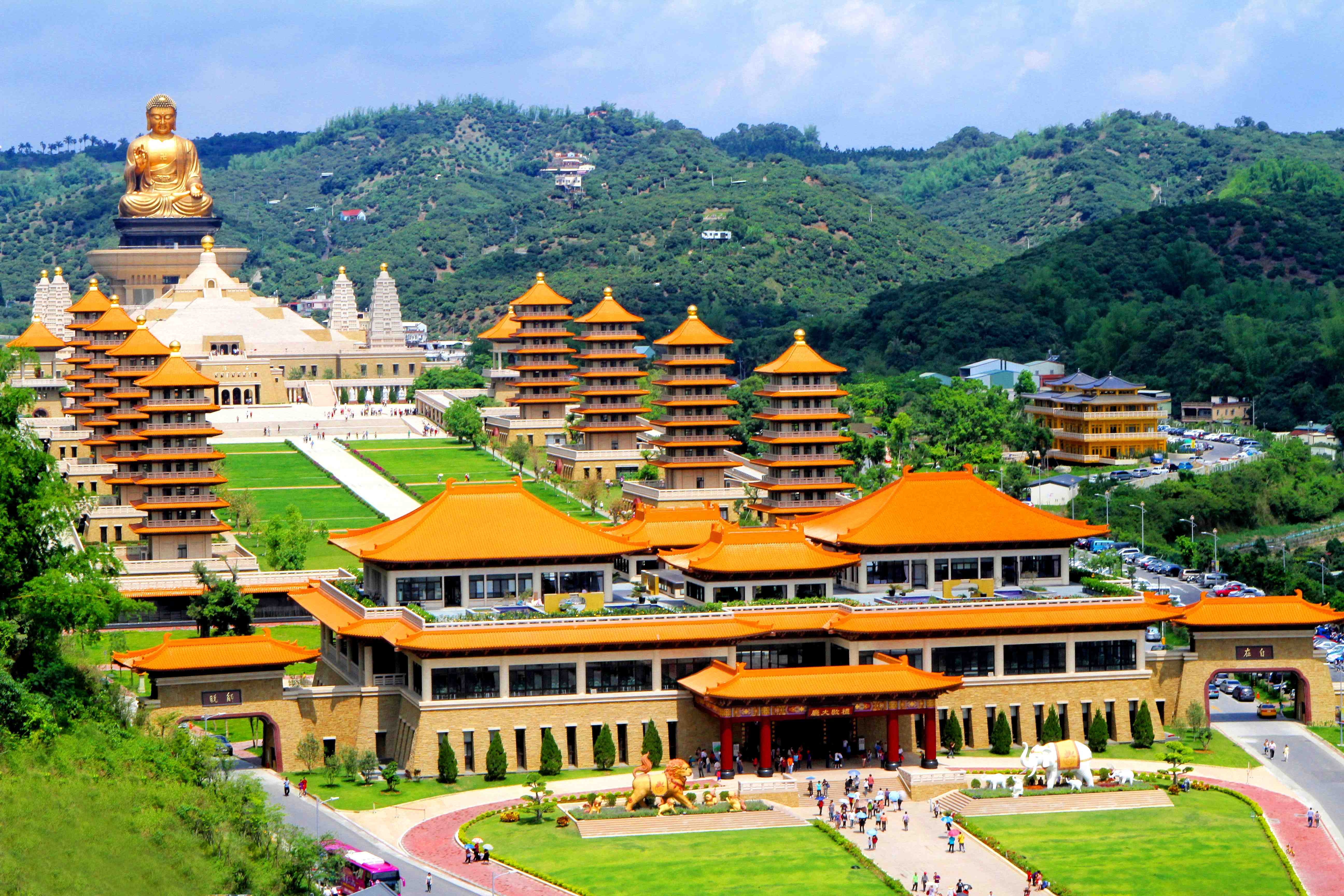 불광대불 (Fo Guang Big Buddha) 및 8개 탑